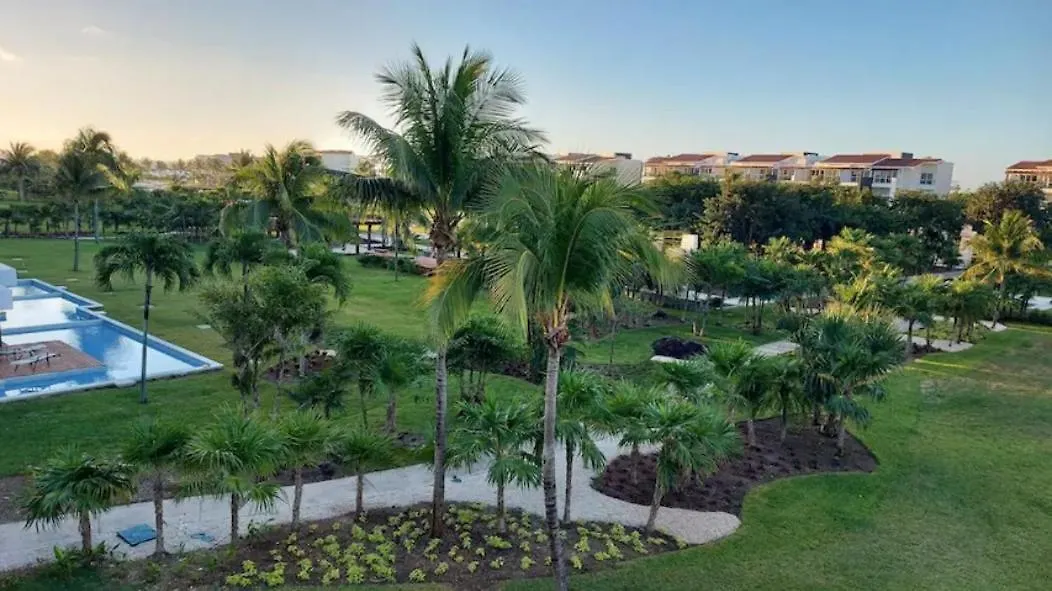 Luxury Beachfront Resort At Mareazul Playa del Carmen Apartment